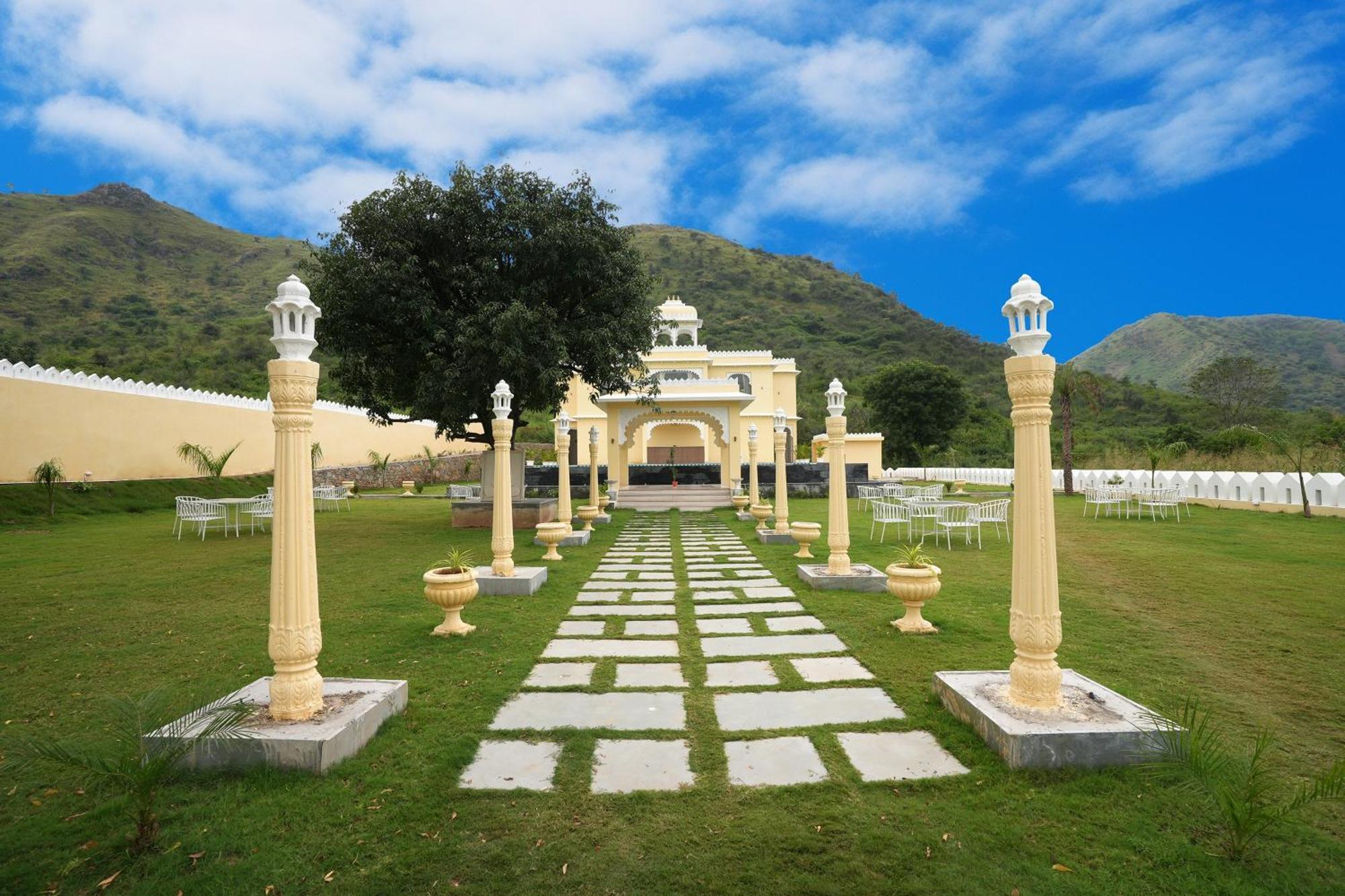 Maangarh Resorts Udaipur Exterior photo